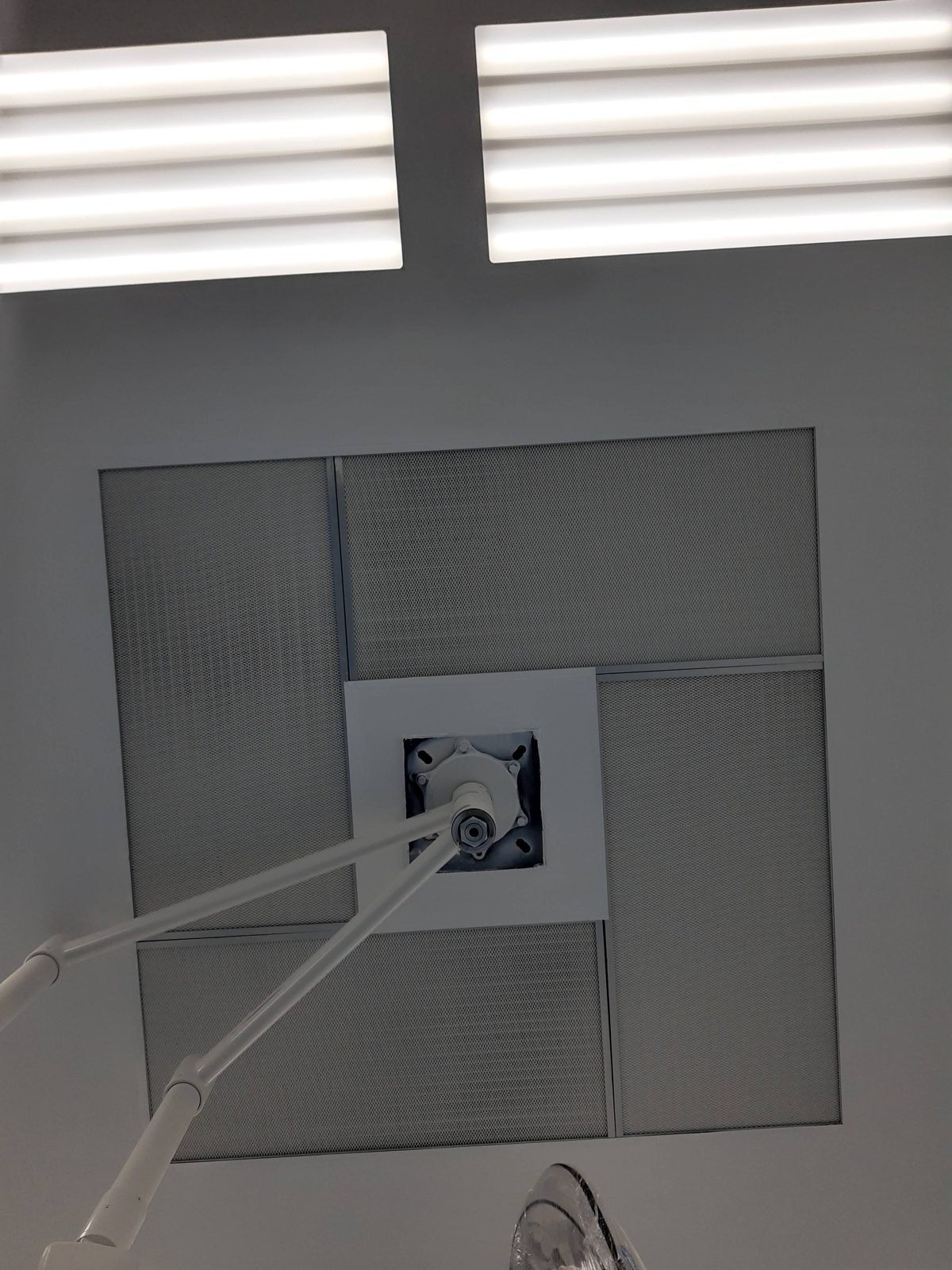Centro Médico Express – Mantenimiento HVAC